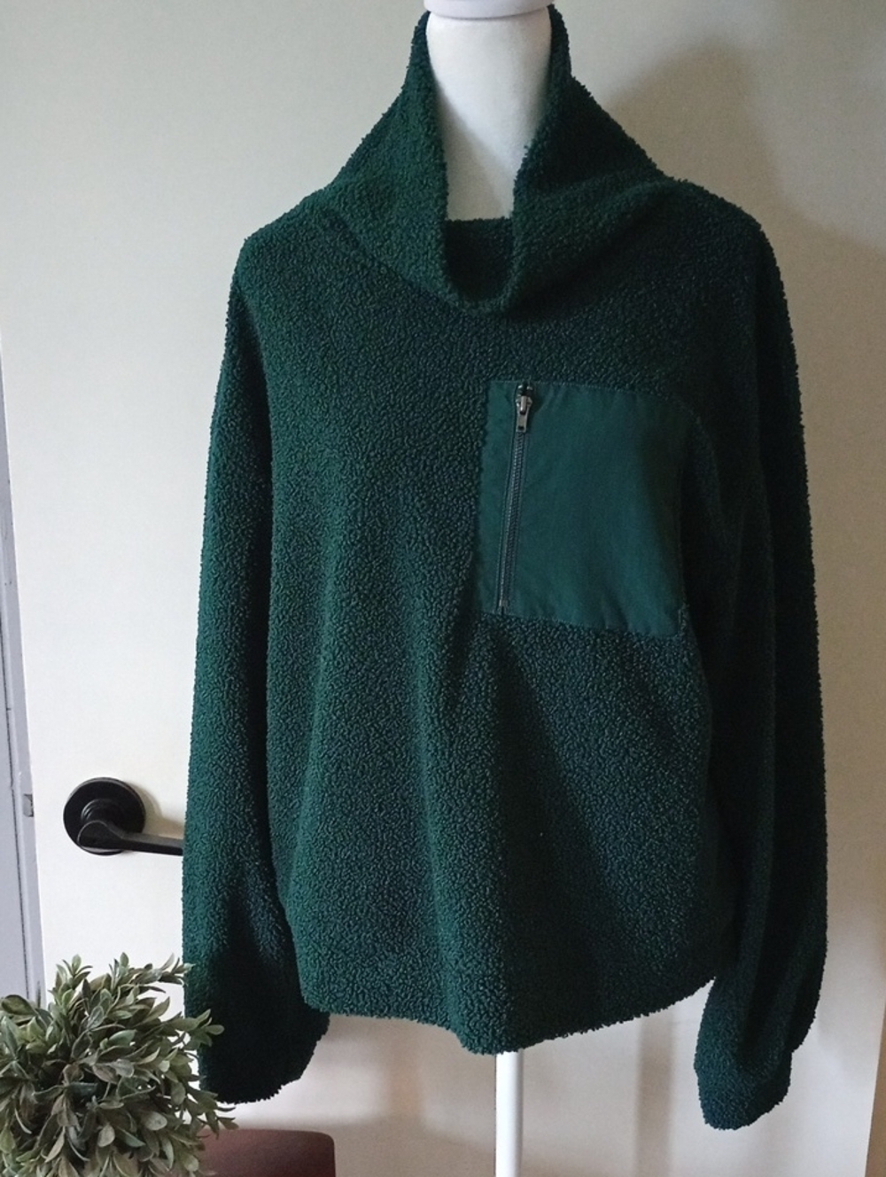 Wallflower Green Fuzzy Pullover Top Size XL